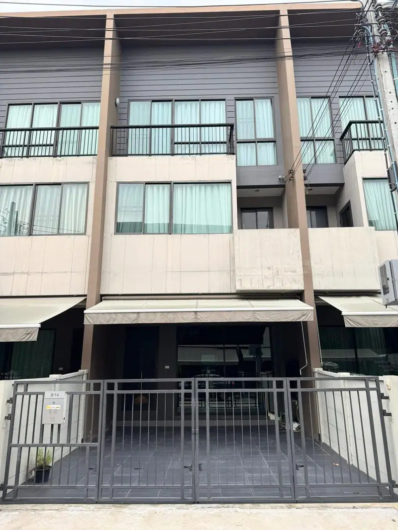 ให้เช่าทาวน์โฮม 3 ชั้น บ้านกลางเมือง ลาดพร้าว–เสรีไทย 52 เขตคันนายาว